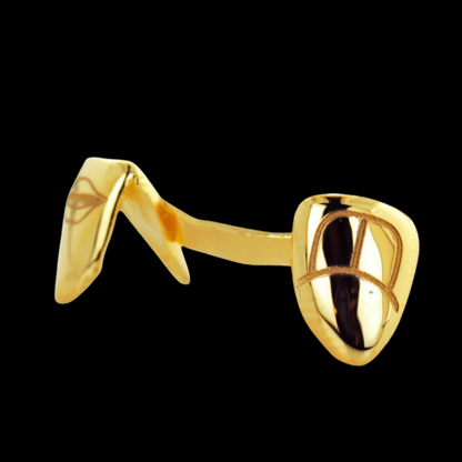 Engraved Teeth With Short Bar