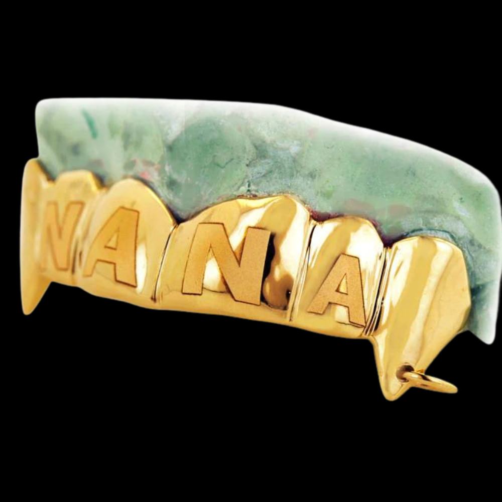 Nana Engraved Teeth