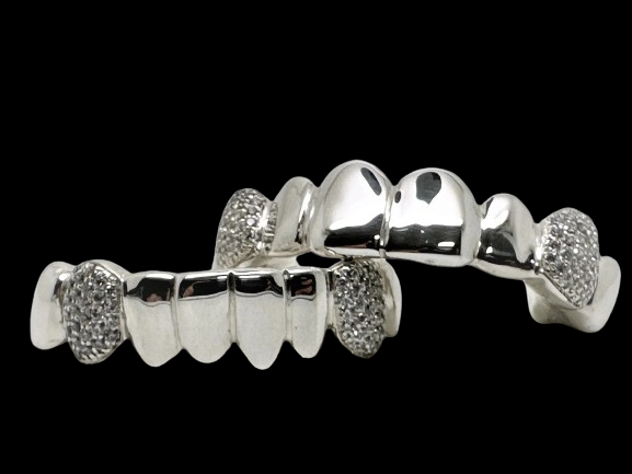 Custom-fit Moissanite Solid 925 Sterling Silver Iced out FANGS Honey Comb Grillz - TYS GRILLZ